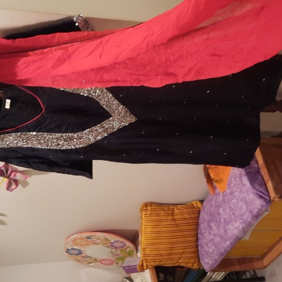 Black red silver salwar kameez size large - Picture 2 of 5